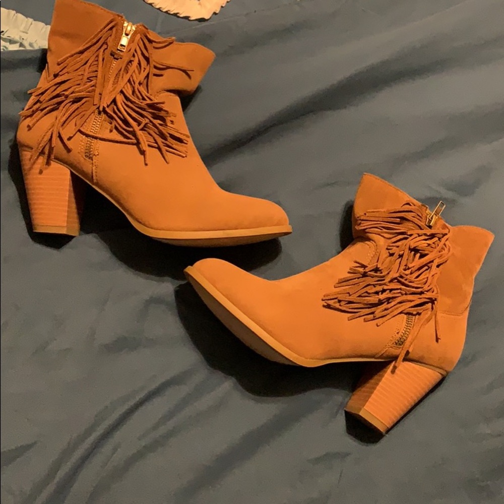 Women’s Tan booties